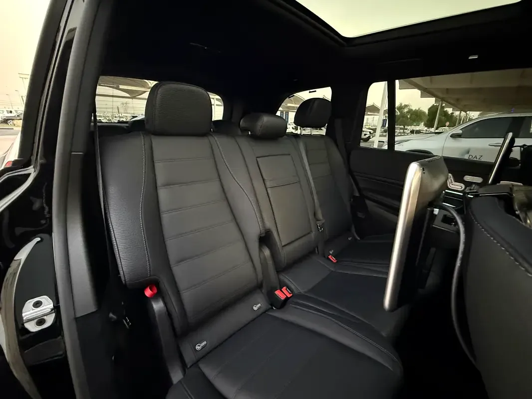 Mercedes-Benz GLS 580 9G-Tronic 4Matic (489 حصان) - 11