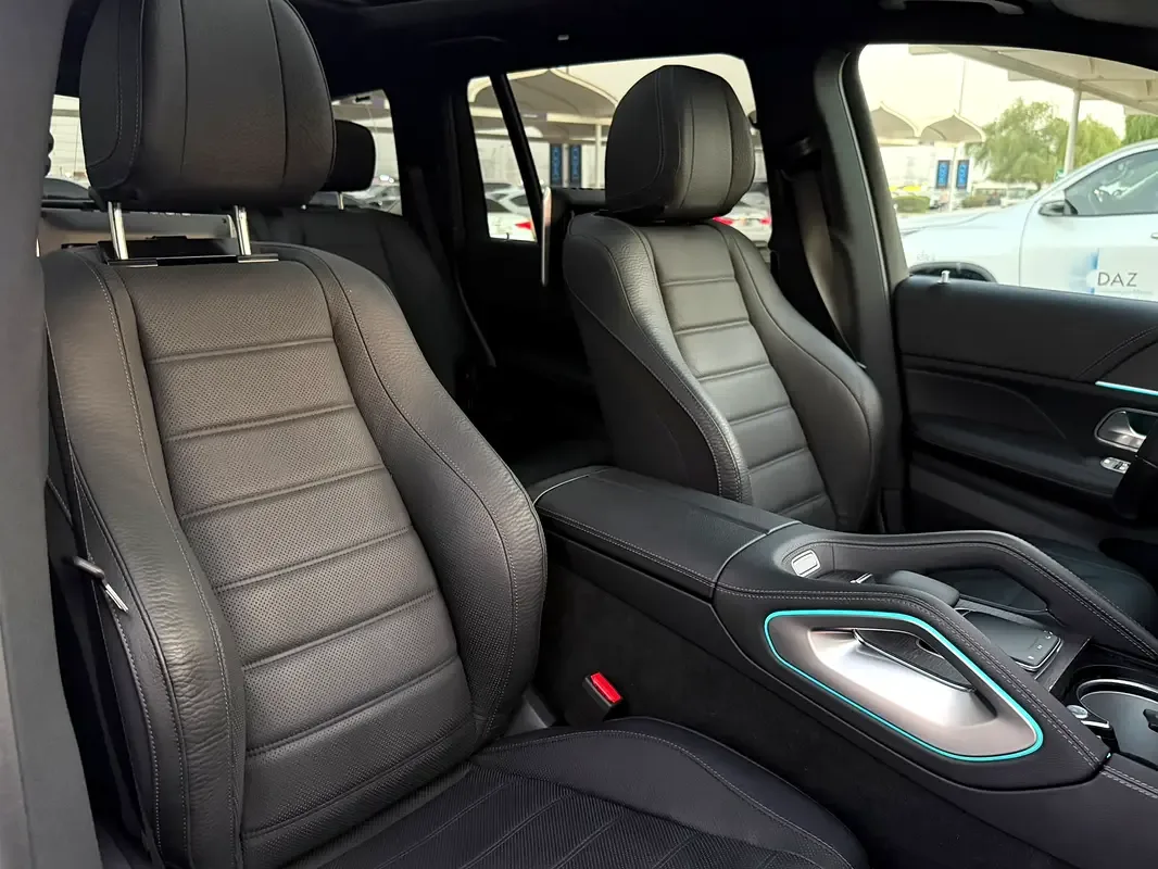 Mercedes-Benz GLS 580 9G-Tronic 4Matic (489 حصان) - 9