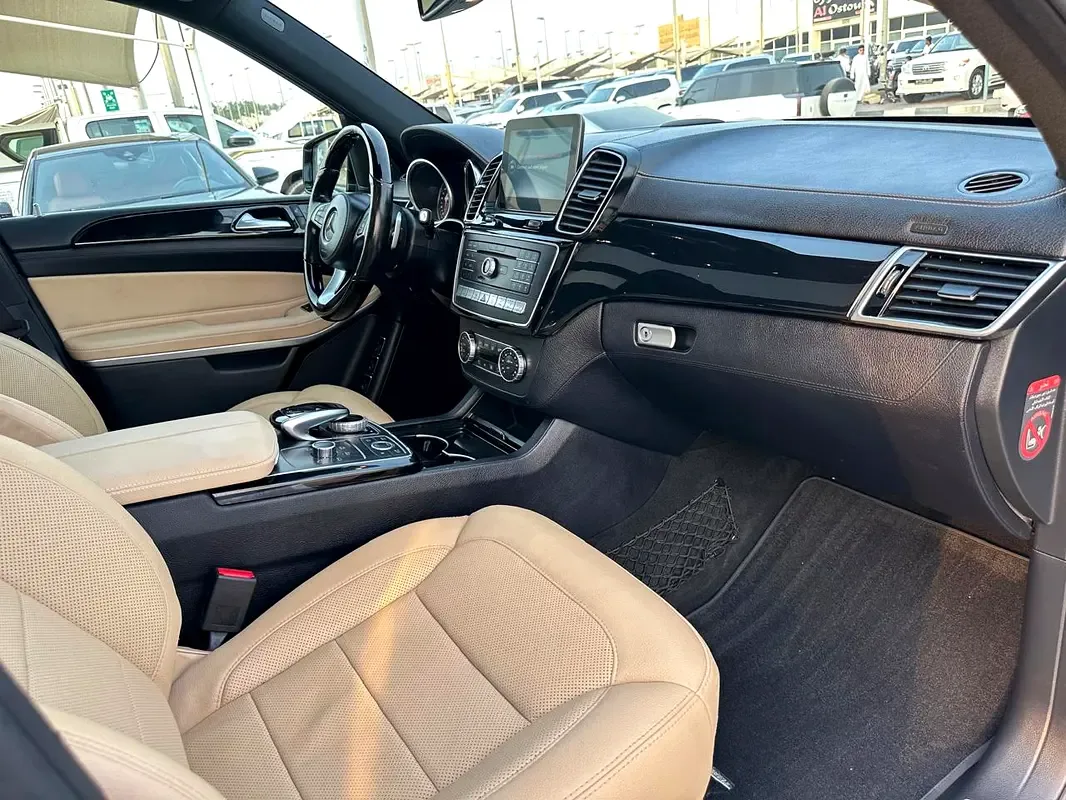 Mercedes-Benz GLS GLS 500 4MATIC 9G-TRONIC (455 حصان) - 11