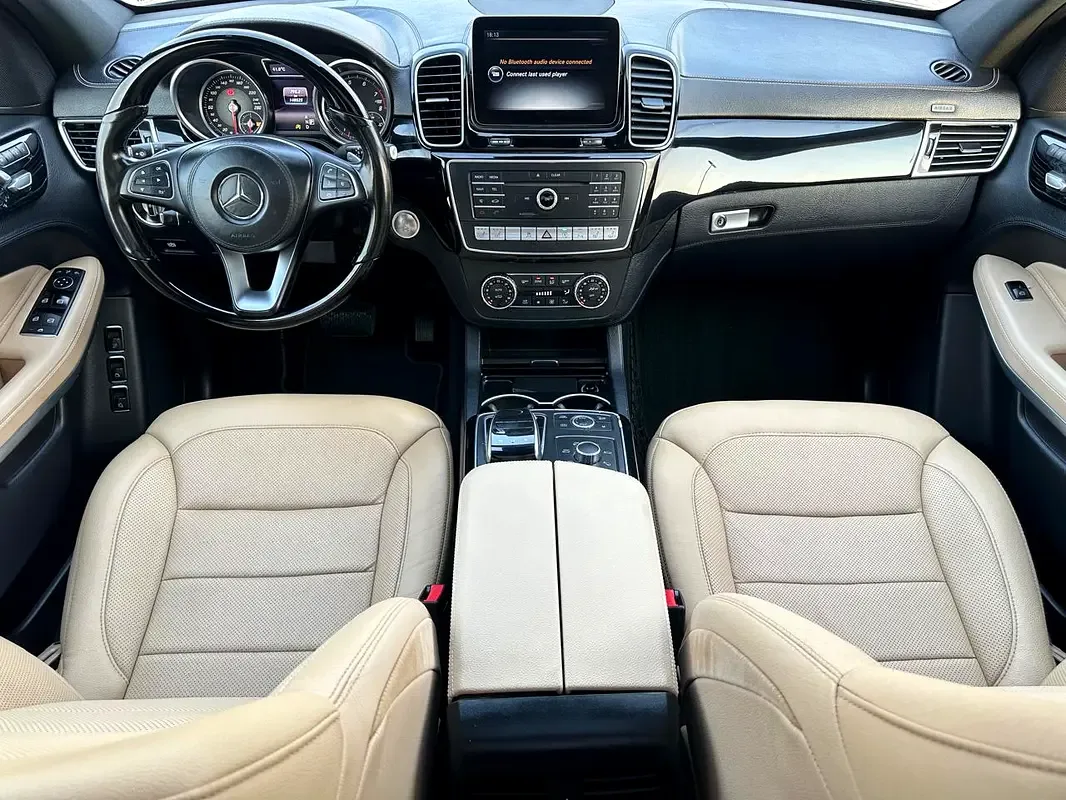 Mercedes-Benz GLS GLS 500 4MATIC 9G-TRONIC (455 حصان) - 17