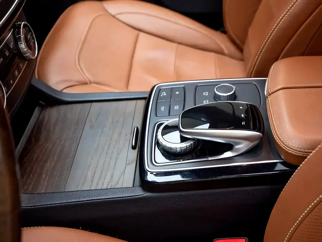 Mercedes-Benz GLS GLS 500 4MATIC 9G-TRONIC (455 حصان) - 13