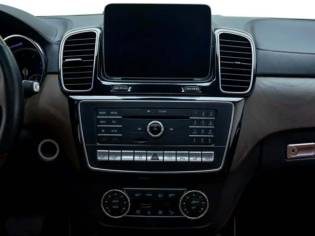 Mercedes-Benz GLS GLS 500 4MATIC 9G-TRONIC (455 حصان) - 15