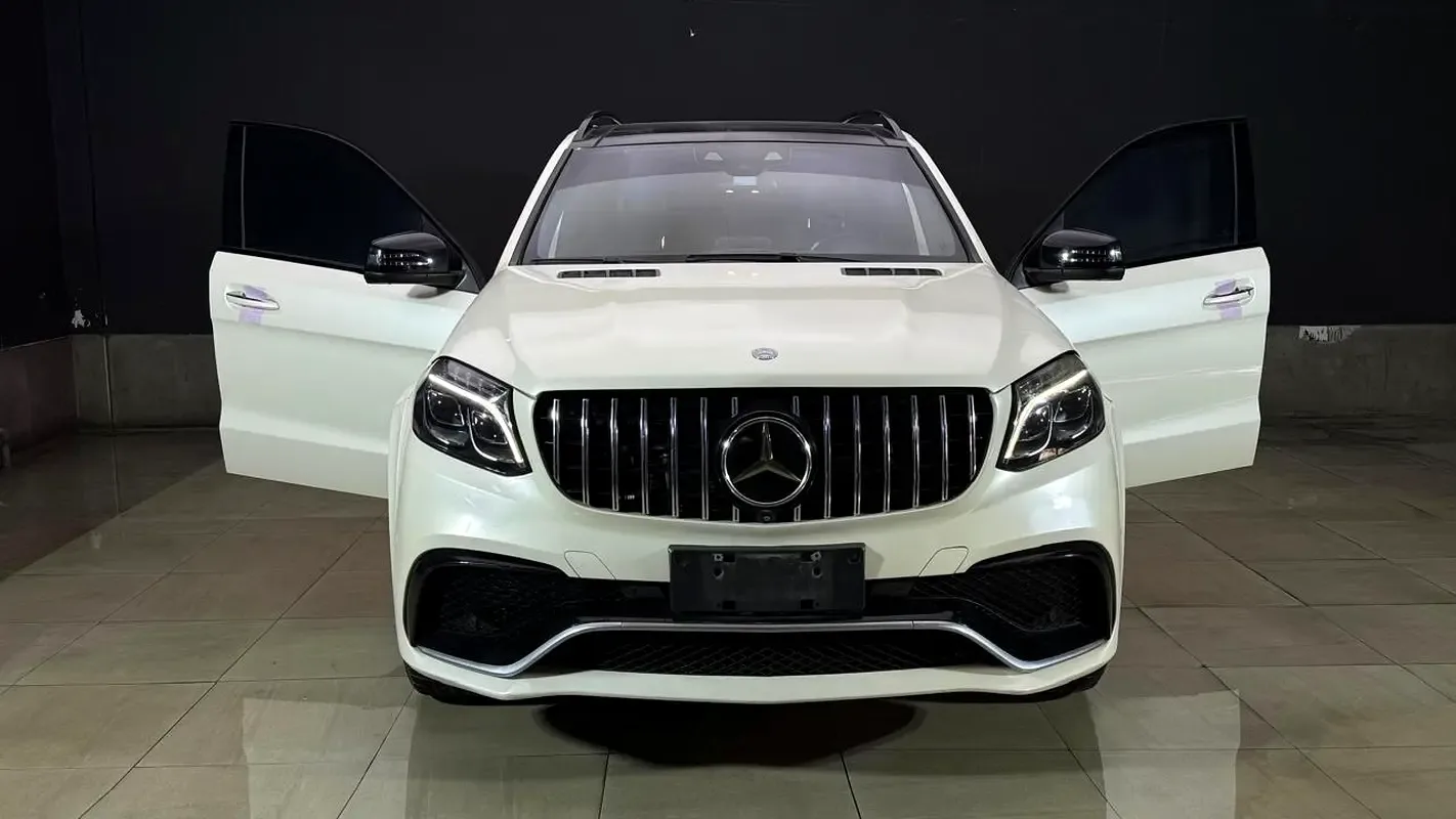 Mercedes-Benz GLS GLS 63 4MATIC 7G-TRONIC PLUS (585 حصان) - 3