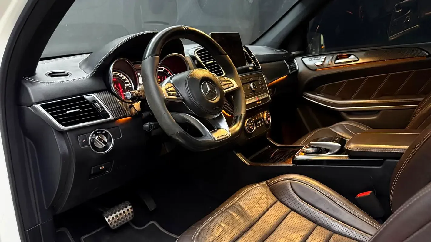 Mercedes-Benz GLS GLS 63 4MATIC 7G-TRONIC PLUS (585 حصان) - 12