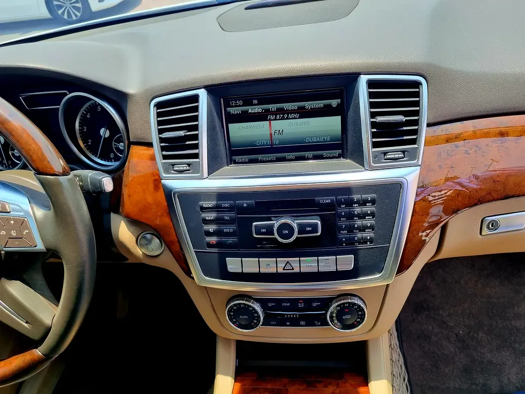 Mercedes-Benz M-Class ML 400 7G-Tronic Plus 4Matic (333 حصان) - 15