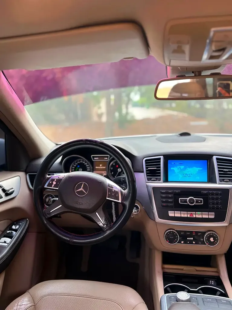 Mercedes-Benz M-Class ML 400 7G-Tronic Plus 4Matic (333 حصان) - 10