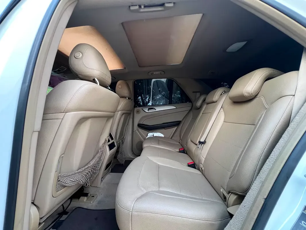 Mercedes-Benz M-Class ML 400 7G-Tronic Plus 4Matic (333 حصان) - 11