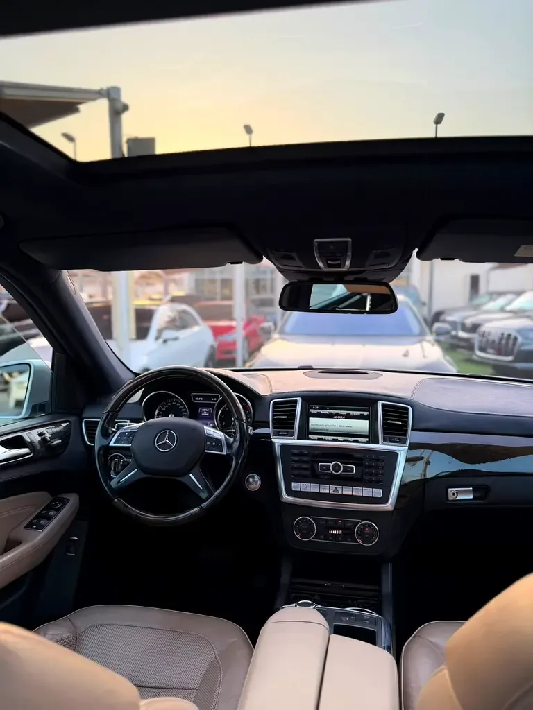 Mercedes-Benz M-Class ML 500 BlueEfficiency 7G-Tronic Plus 4Matic (408 حصان) - 9