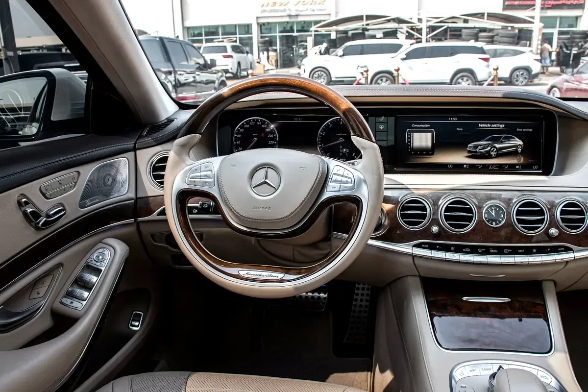 Mercedes-Benz S-Class S 400 7G-Tronic Plus long base (333 حصان) - 7