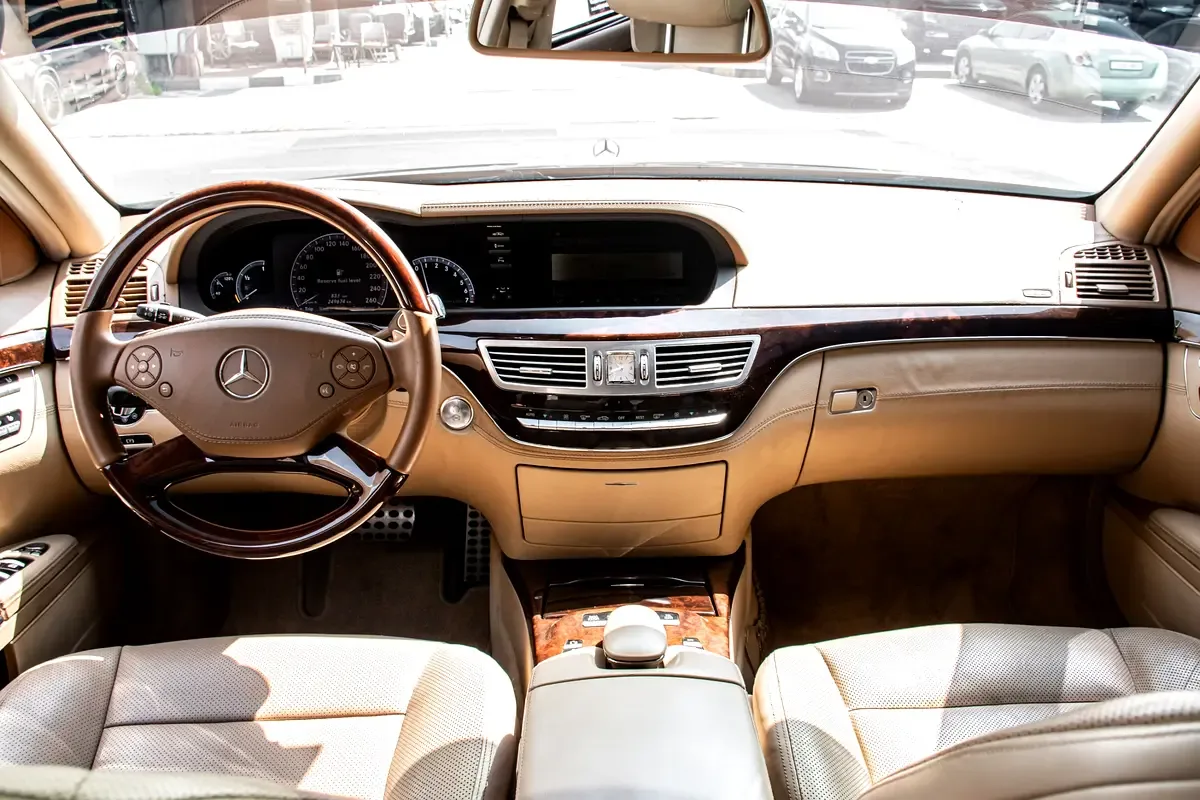 Mercedes-Benz S-Class S 500 BlueEFFICIENCY 7G-Tronic (435 حصان) - 9