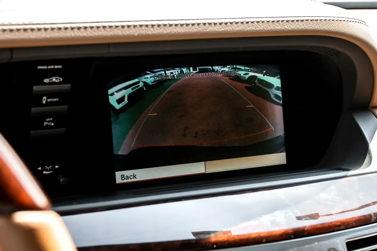 Mercedes-Benz S-Class S 500 BlueEFFICIENCY 7G-Tronic (435 حصان) - 12
