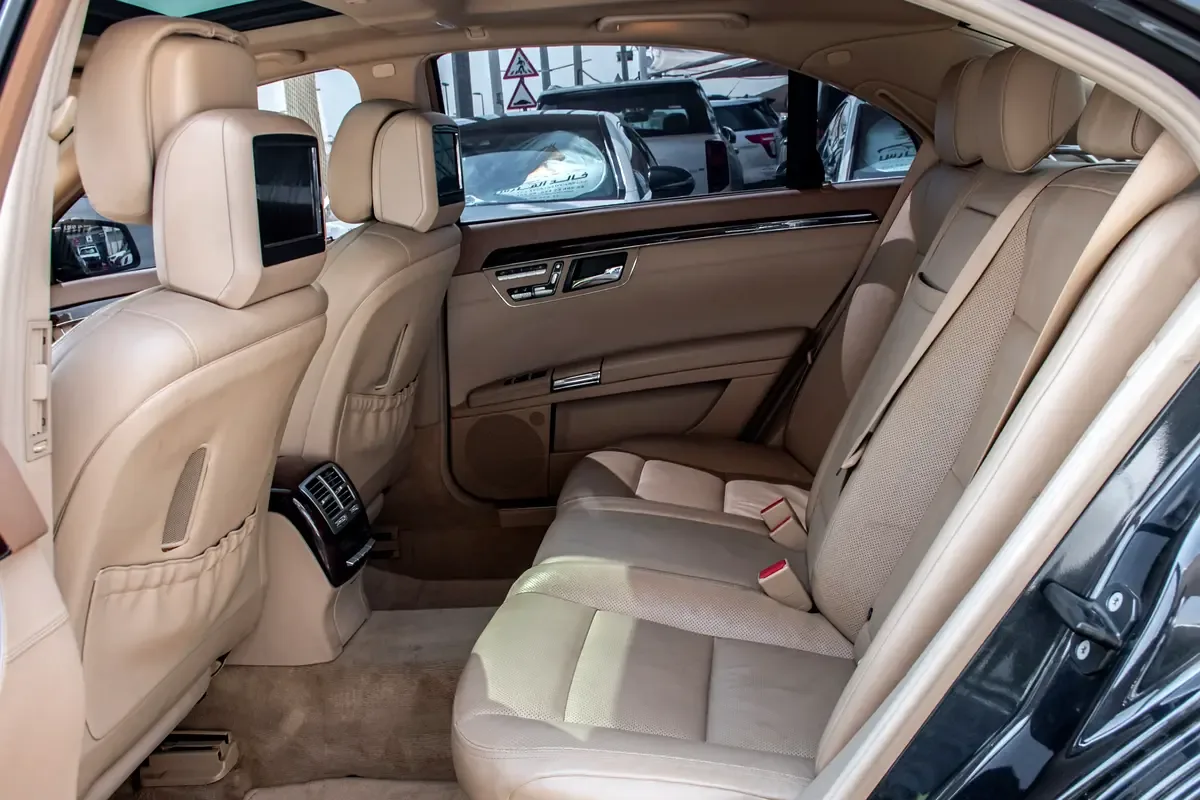 Mercedes-Benz S-Class S 500 BlueEFFICIENCY 7G-Tronic (435 حصان) - 14