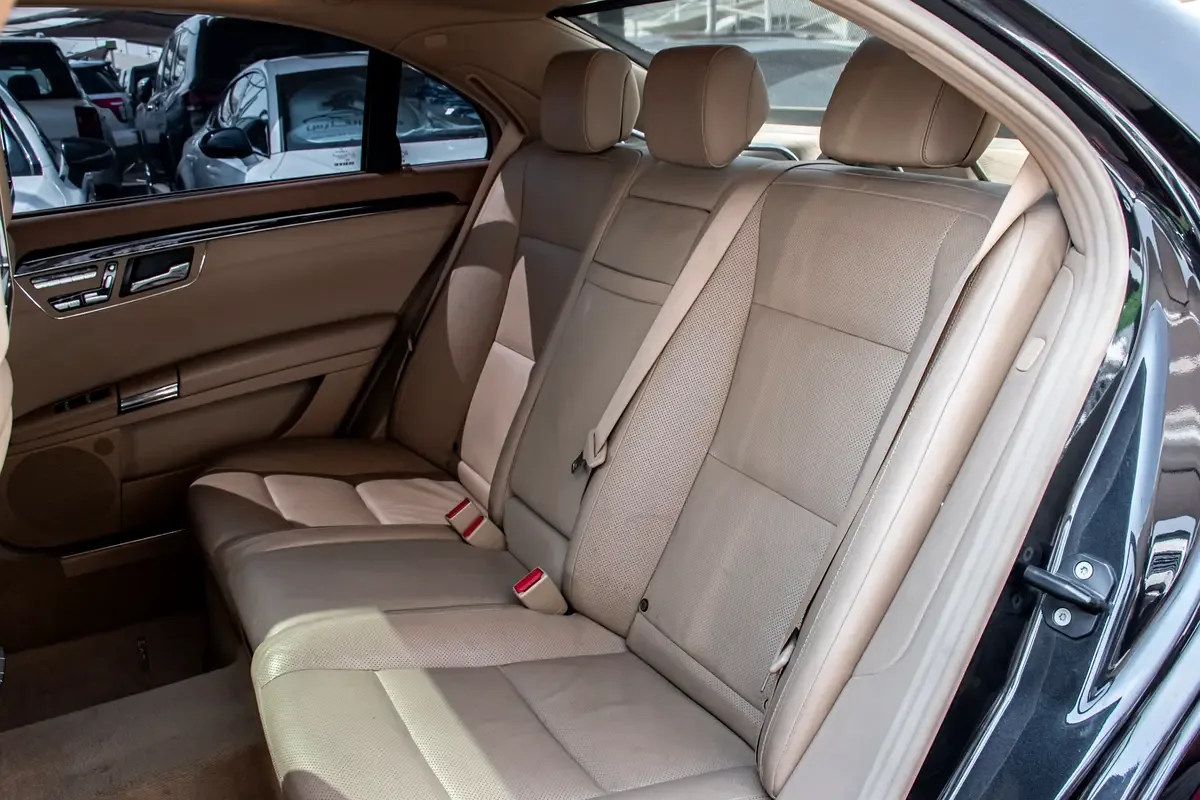 Mercedes-Benz S-Class S 500 BlueEFFICIENCY 7G-Tronic (435 حصان) - 17