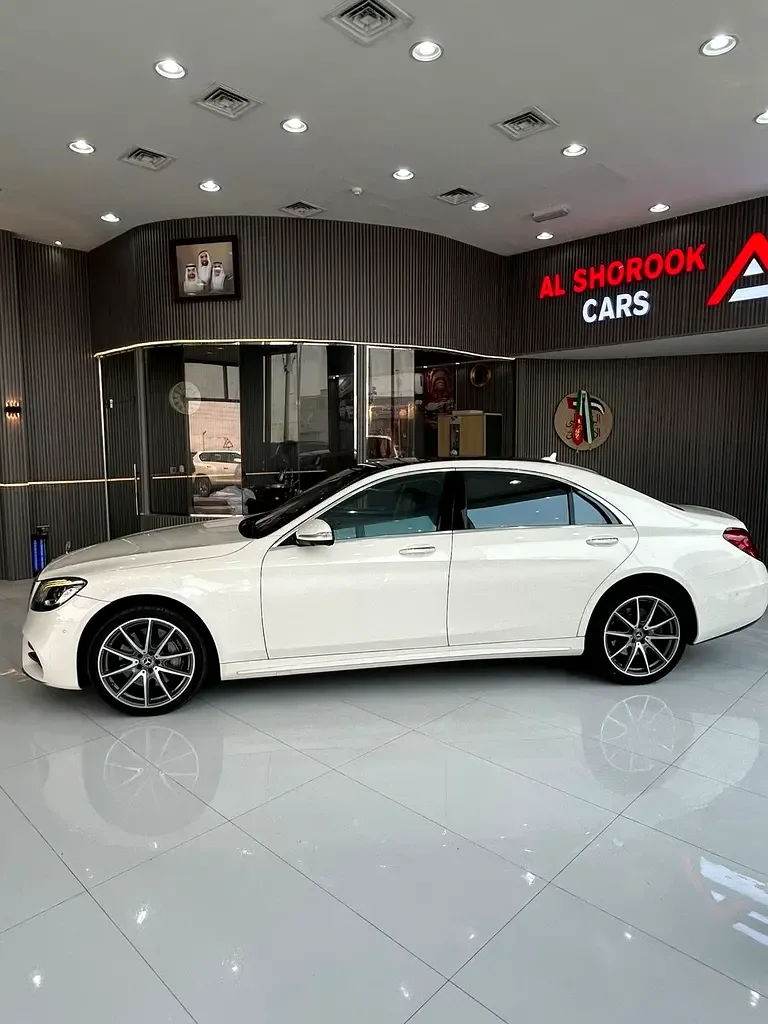 Mercedes-Benz S-Class S 560 9G-Tronic 4Matic long base (469 حصان) - 2