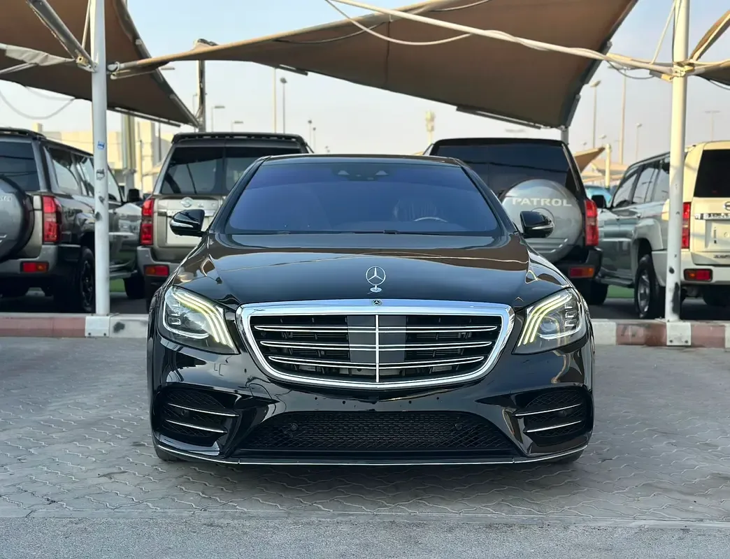 Mercedes-Benz S-Class S 560 9G-Tronic 4Matic long base (469 حصان) - 2