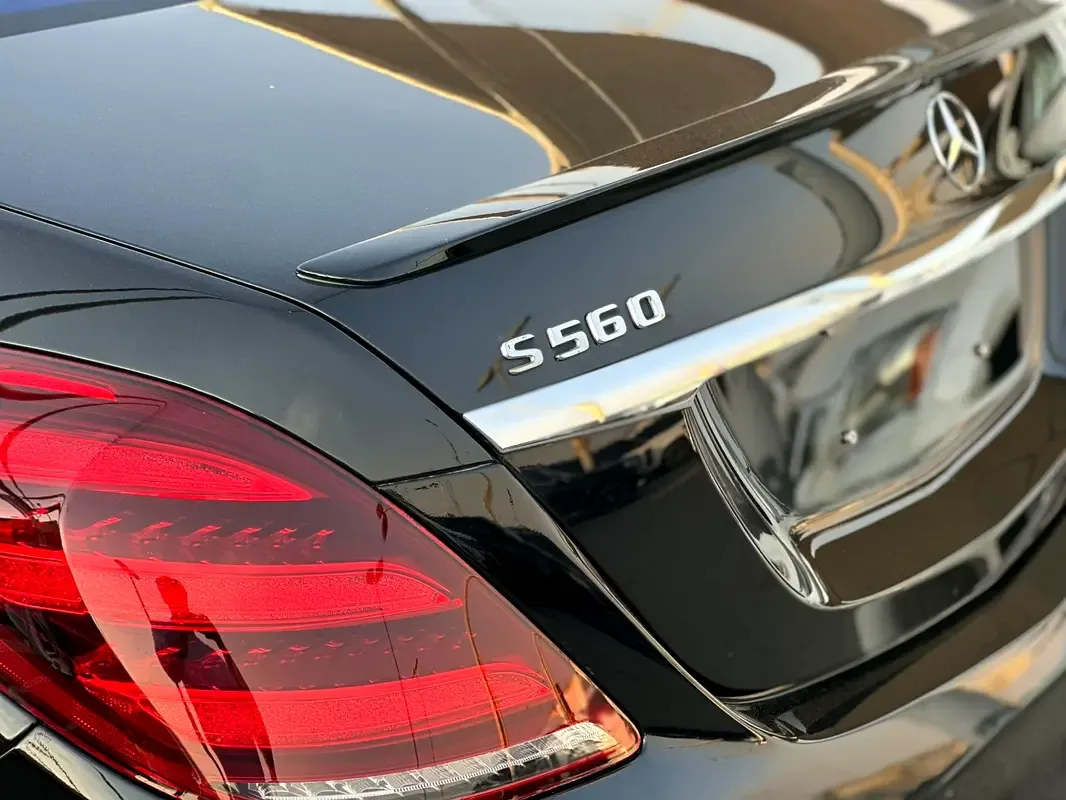 Mercedes-Benz S-Class S 560 9G-Tronic 4Matic long base (469 حصان) - 9