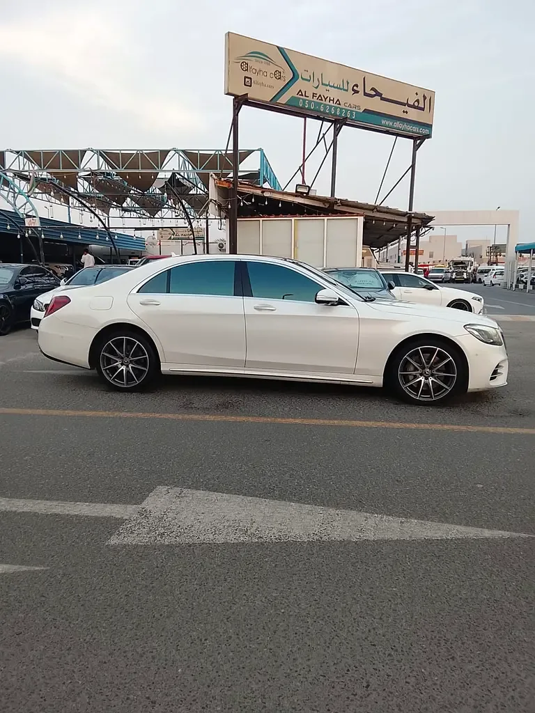 Mercedes-Benz S-Class S 560 9G-Tronic 4Matic long base (469 حصان) - 2