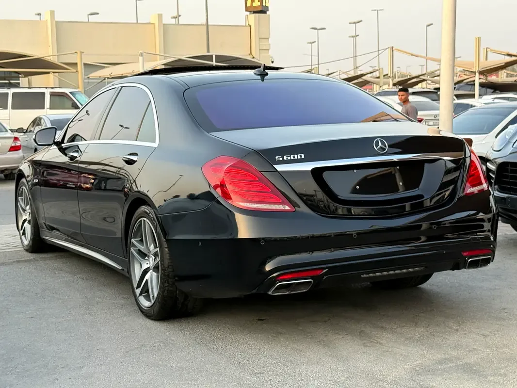 Mercedes-Benz S-Class S 600 7G-Tronic Plus long base (530 حصان) - 7