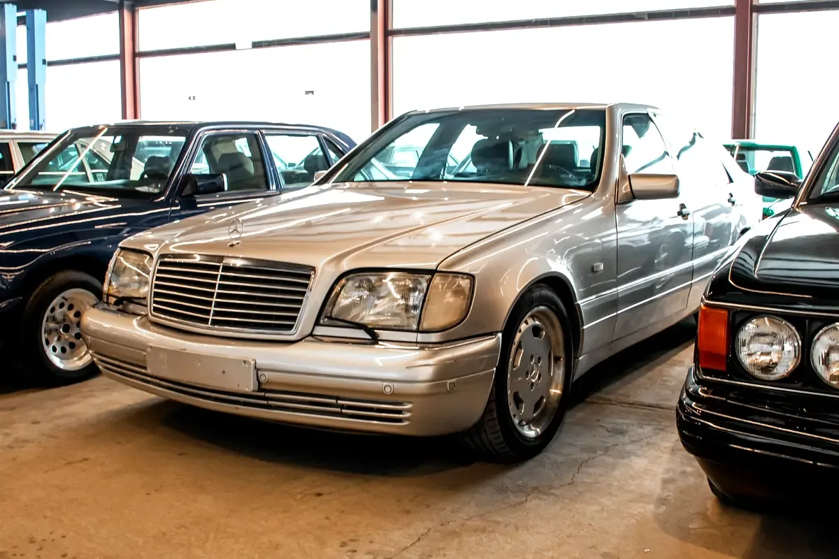 Mercedes-Benz S-Class S 600 AT (394 hp)