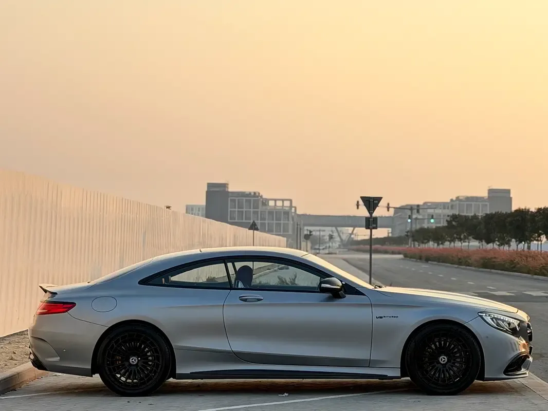 Mercedes-Benz S-Class S 63 AMG 7G-TRONIC PLUS 4Matic (585 حصان) - 8