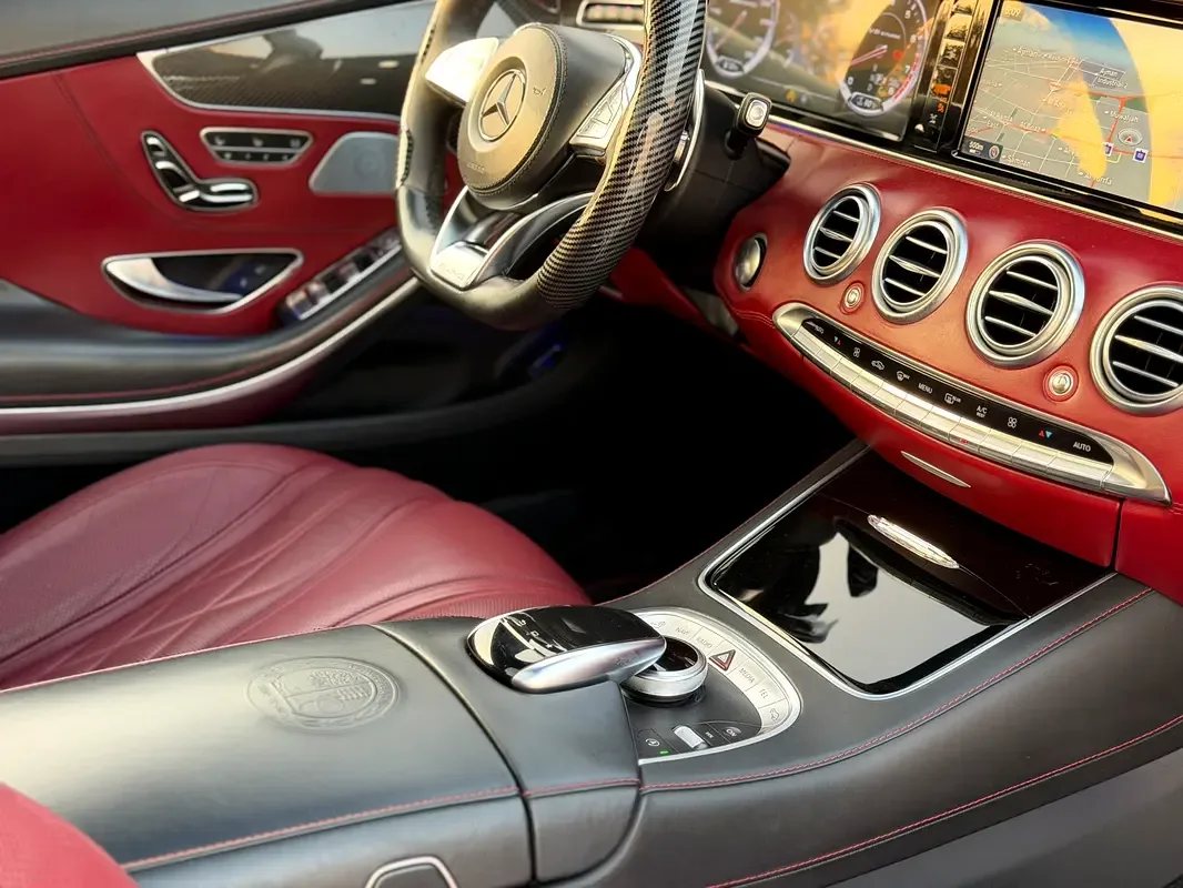 Mercedes-Benz S-Class S 63 AMG 7G-TRONIC PLUS 4Matic (585 حصان) - 18