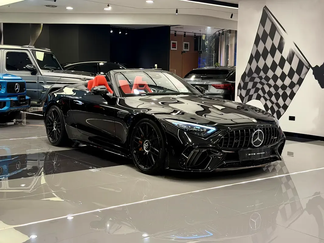 Mercedes-Benz SL-Class AMG 4.0 AT 4WD (585 حصان) - 2