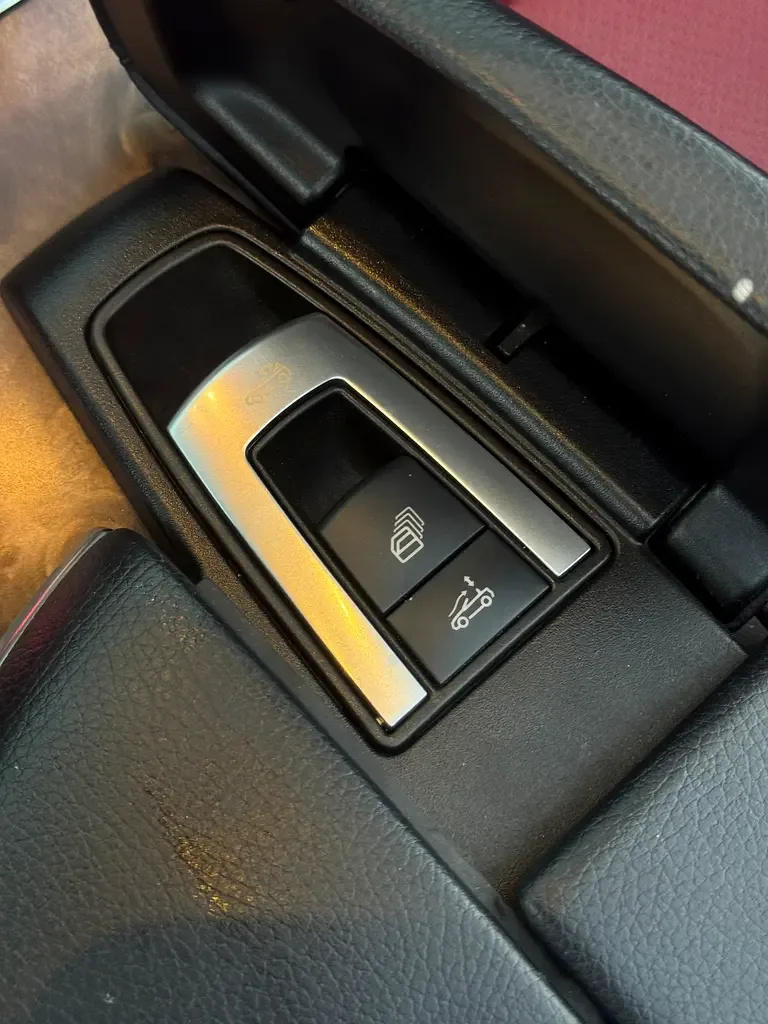 Mercedes-Benz SL-Class SL 400 7G-Tronic Plus (333 حصان) - 16