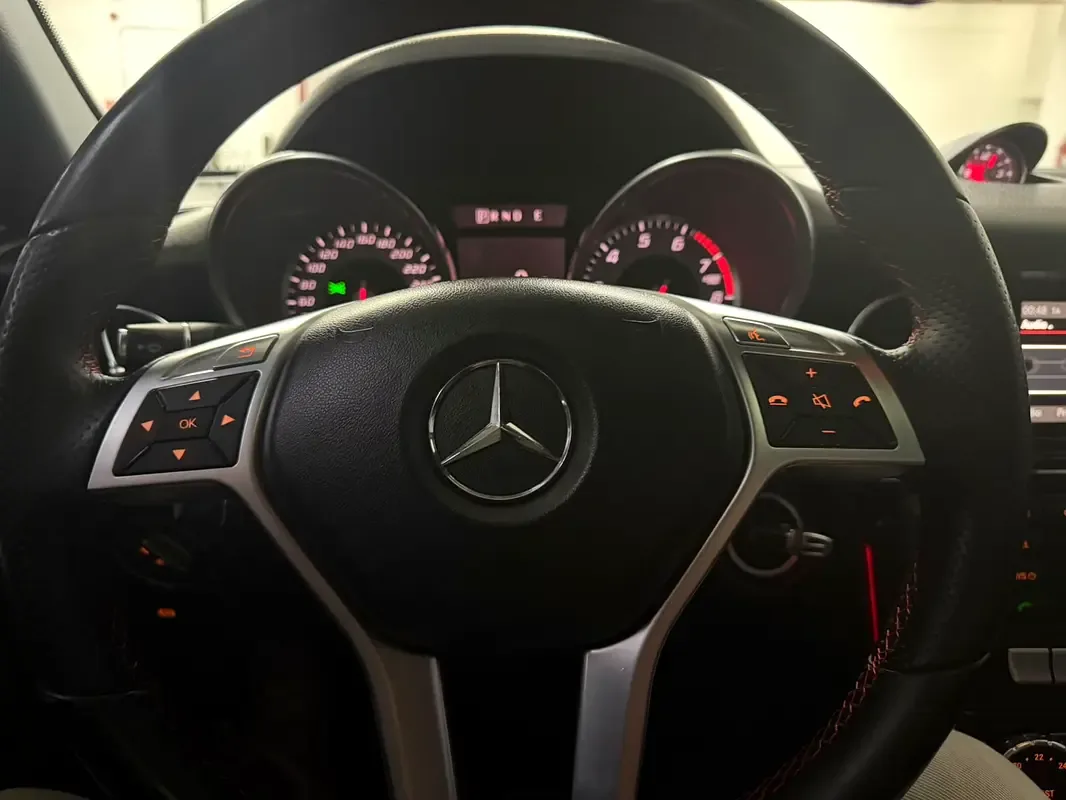 Mercedes-Benz SLK-Class SLK 200 BlueEfficiency 7G-Tronic Plus (184 hp) - 10