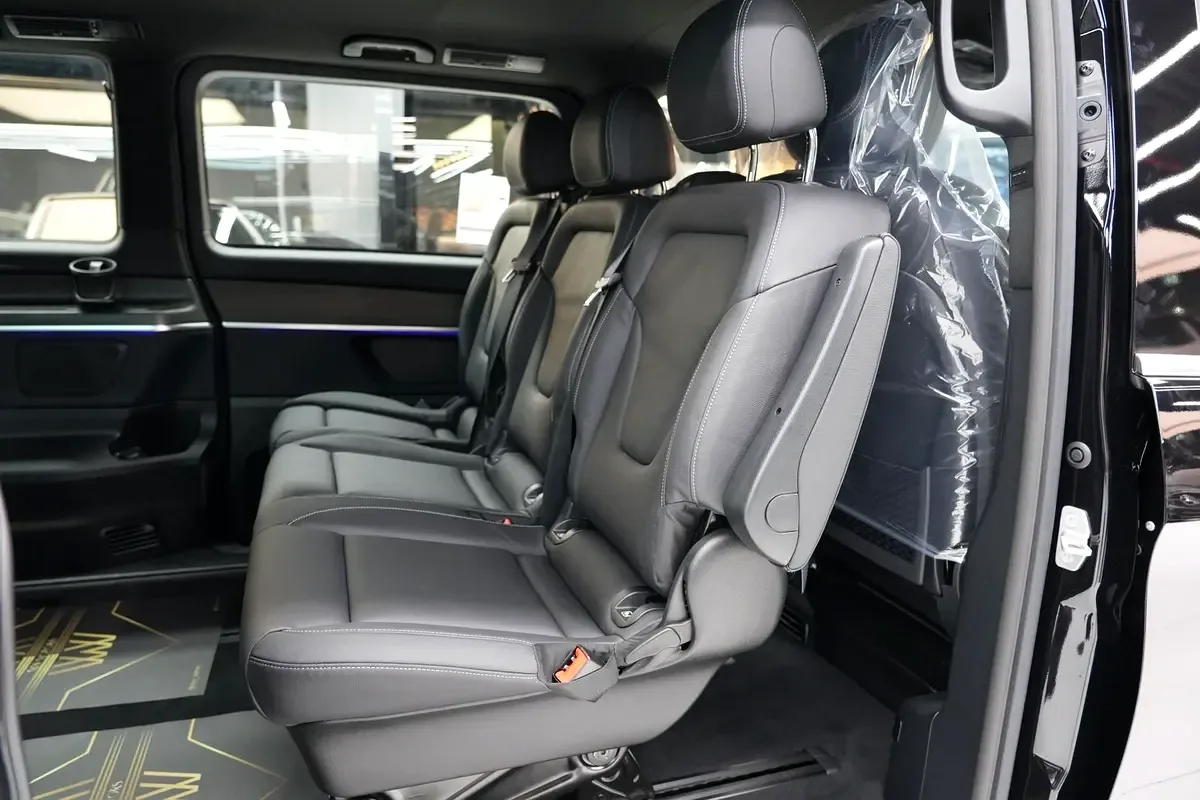 Mercedes-Benz V-Class 2.0 AT (211 حصان) - 12