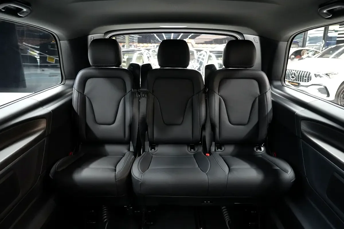 Mercedes-Benz V-Class 2.0 AT (211 حصان) - 17