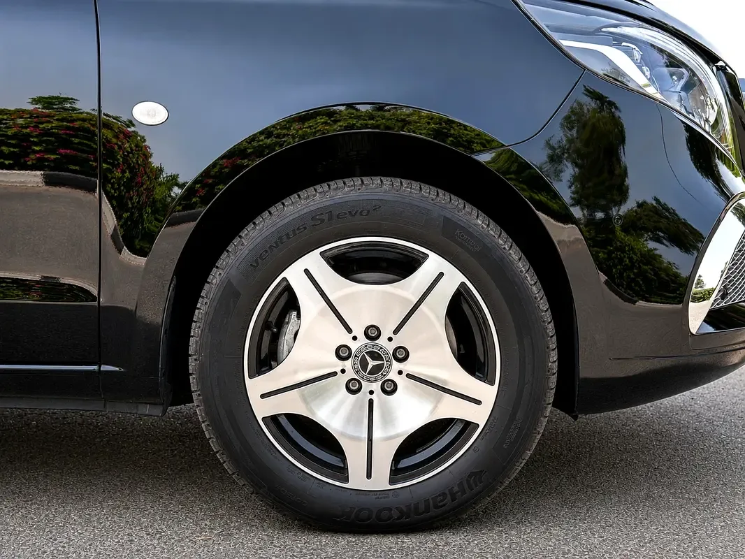 Mercedes-Benz V-Class 2.0 AT (211 hp) - 17