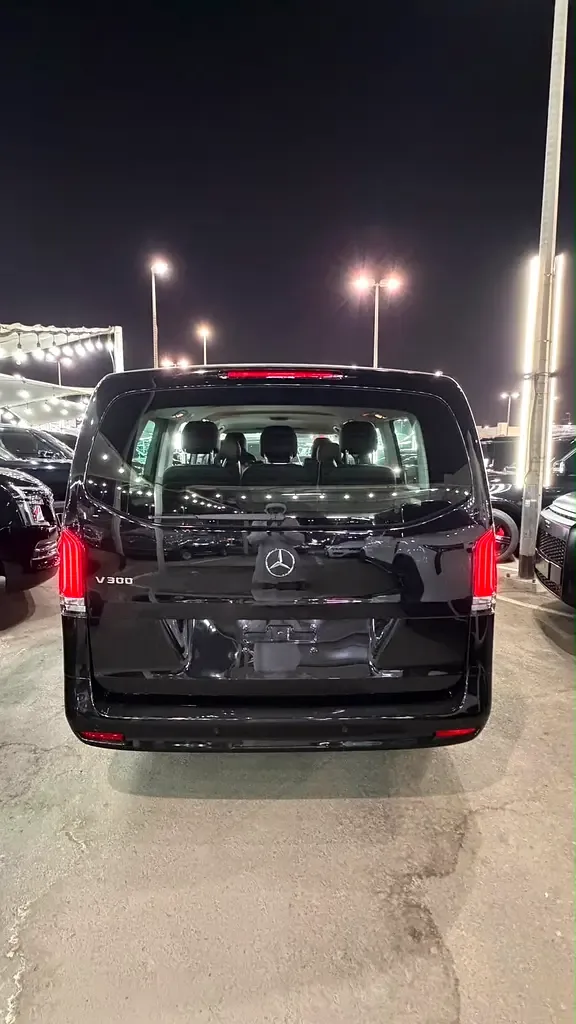 Mercedes-Benz V-Class 2.0 AT RWD (231 حصان) - 4