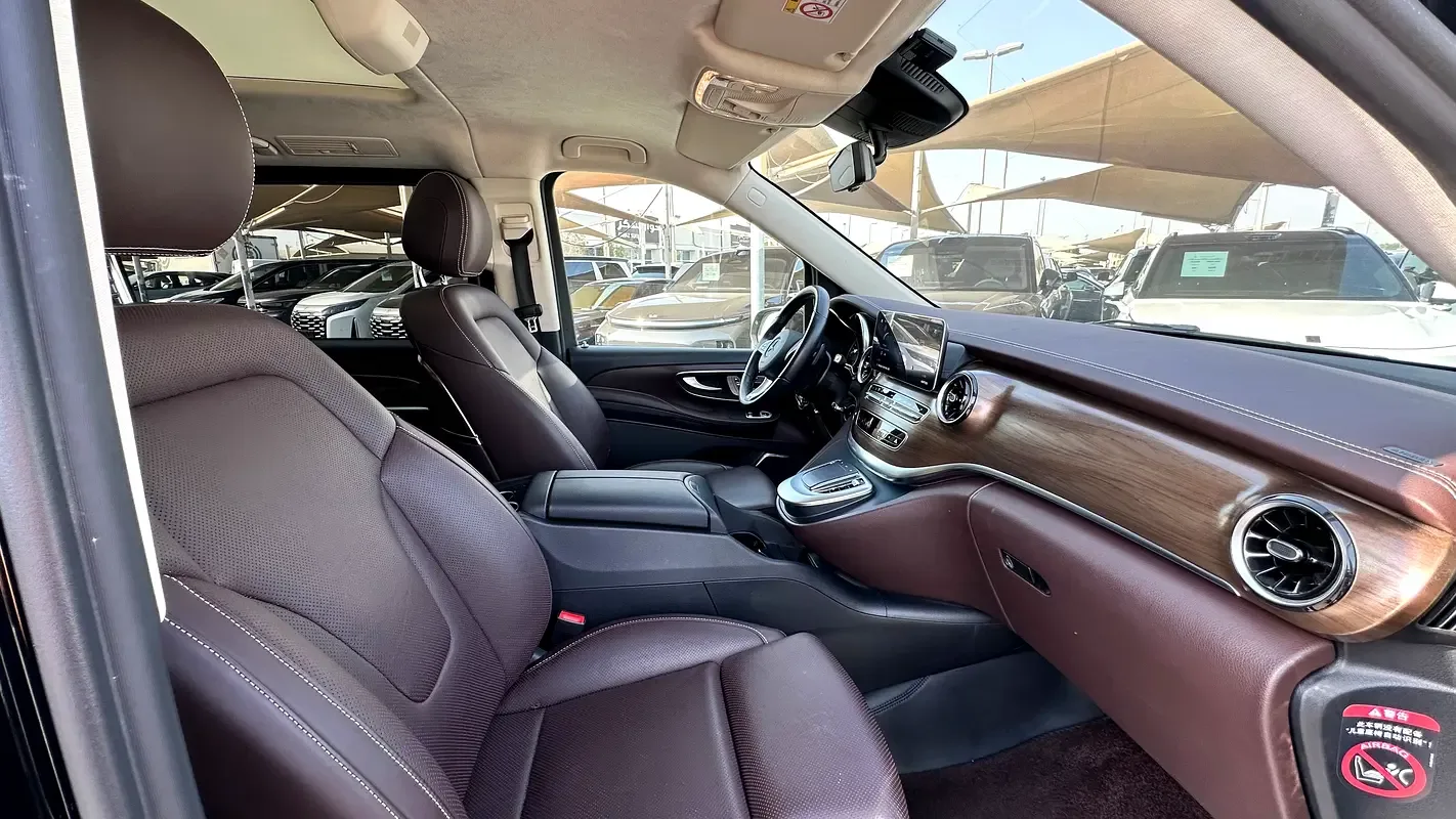Mercedes-Benz V-Class 2.0 AT RWD (231 hp) - 4