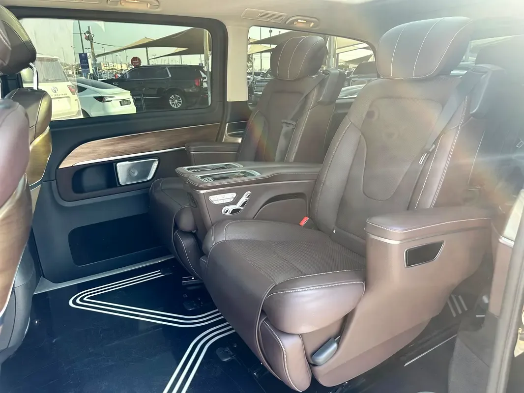 Mercedes-Benz V-Class 2.0 AT RWD (231 hp) - 6