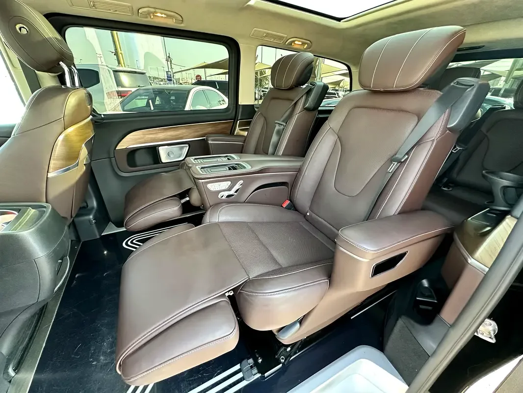 Mercedes-Benz V-Class 2.0 AT RWD (231 hp) - 11