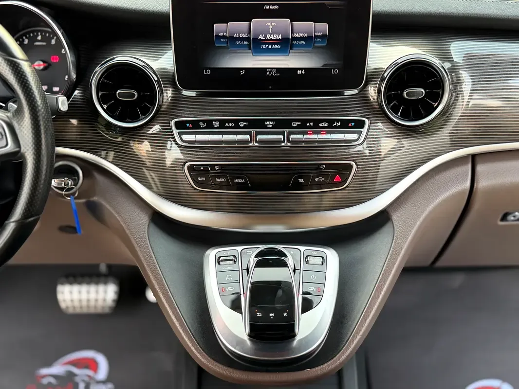 Mercedes-Benz V-Class V 250 AT L3 (211 حصان) - 10