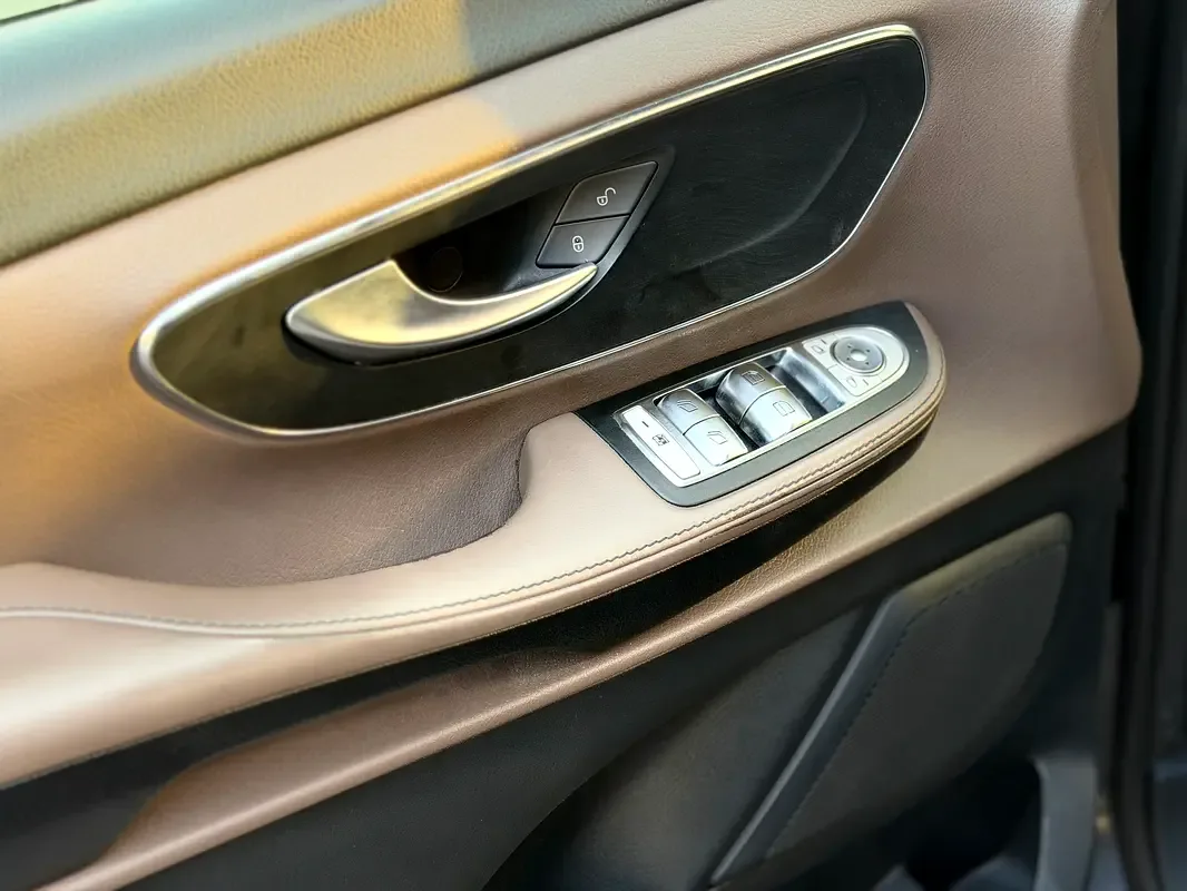 Mercedes-Benz V-Class V 250 AT L3 (211 حصان) - 11