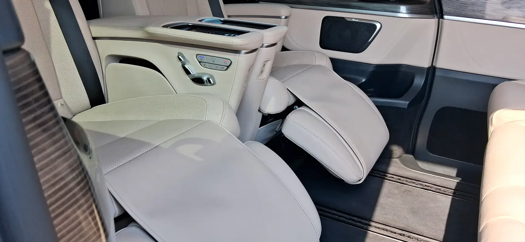 Mercedes-Benz V-Class V 250 AT L3 (211 حصان) - 16