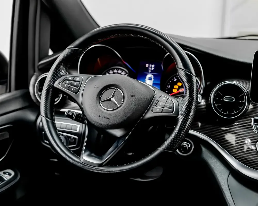 Mercedes-Benz V-Class V 250 d AT L1 (190 حصان) - 9