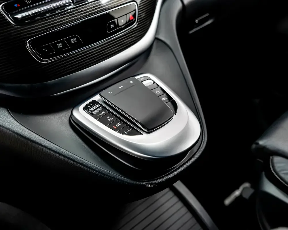 Mercedes-Benz V-Class V 250 d AT L1 (190 حصان) - 13