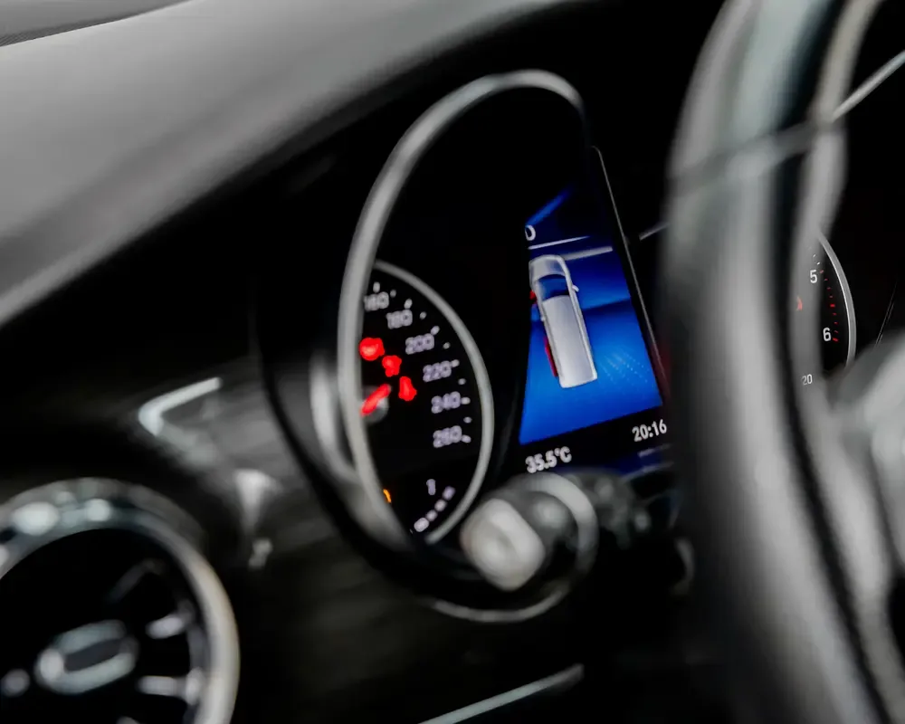 Mercedes-Benz V-Class V 250 d AT L1 (190 حصان) - 11