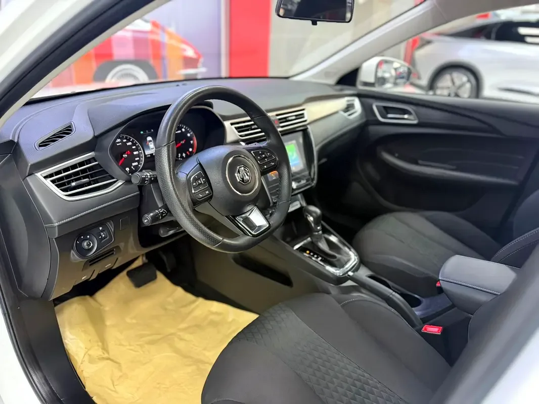MG 5 1.5 AMT (169 hp) - 7