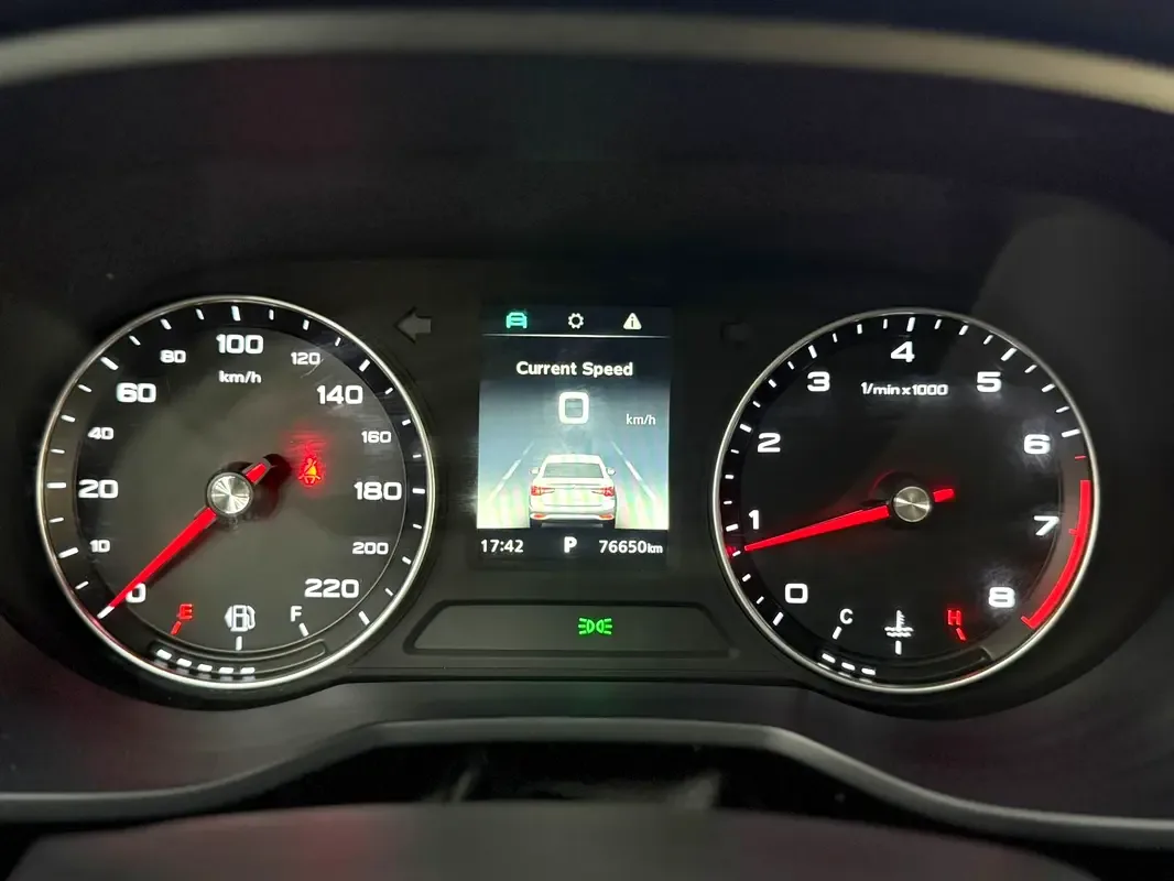 MG 5 1.5 AMT (169 hp) - 10