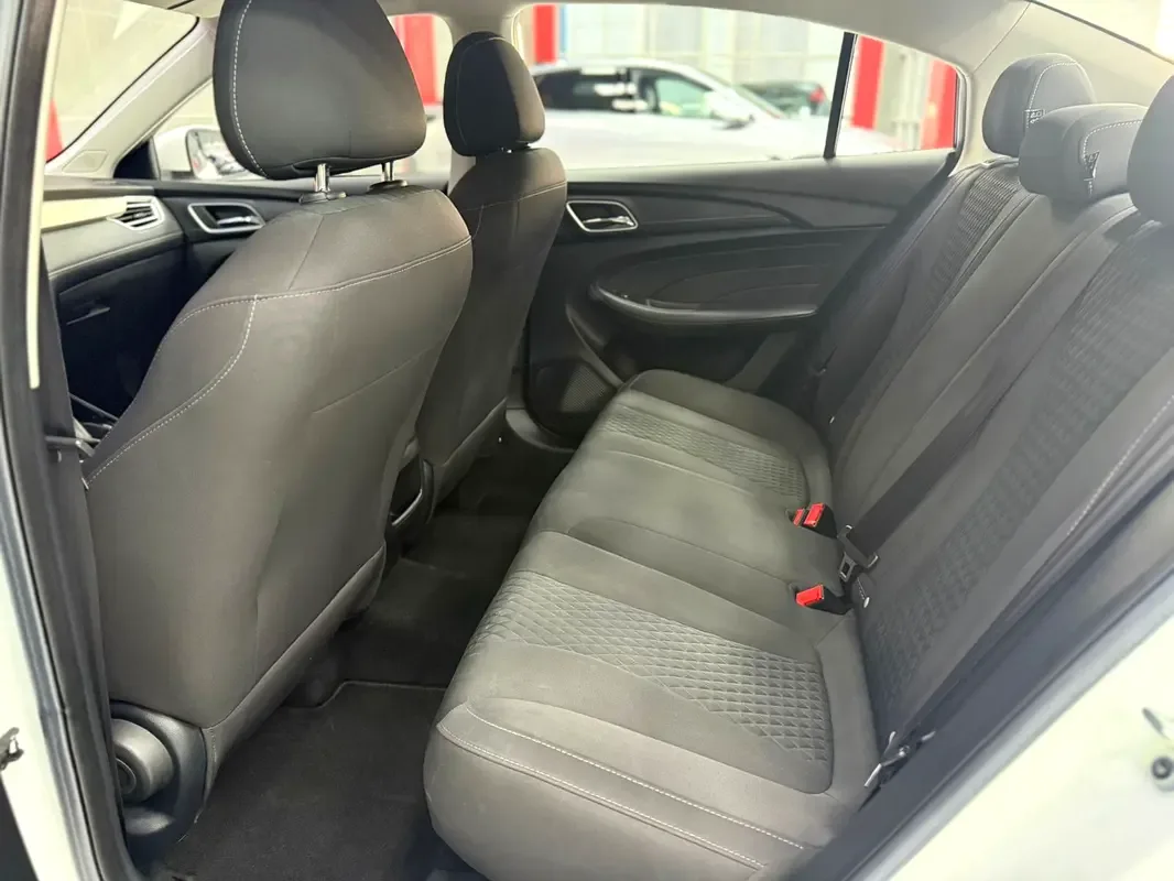 MG 5 1.5 AMT (169 hp) - 11