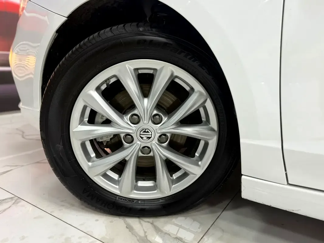 MG 5 1.5 AMT (169 hp) - 12