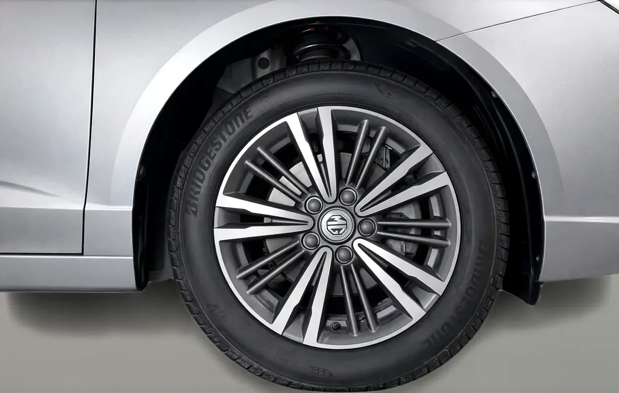 MG 5 1.5 CVT (114 hp) - 12