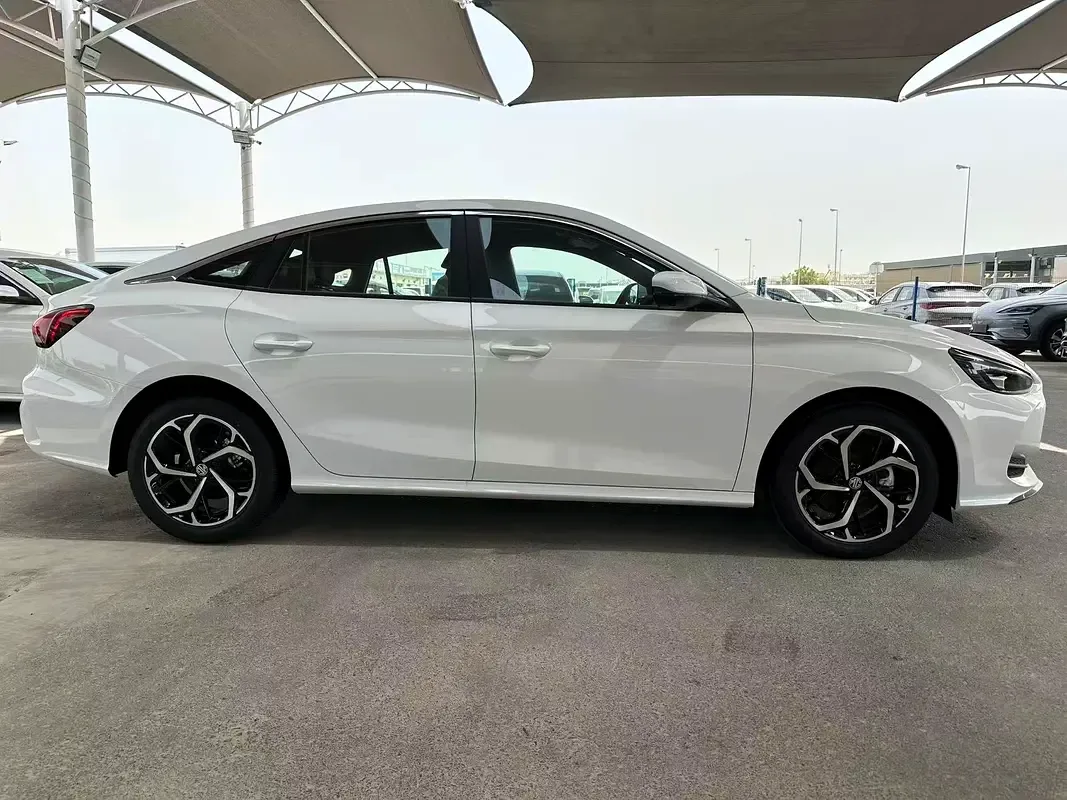 MG 5 1.5 CVT (129 hp) - 3
