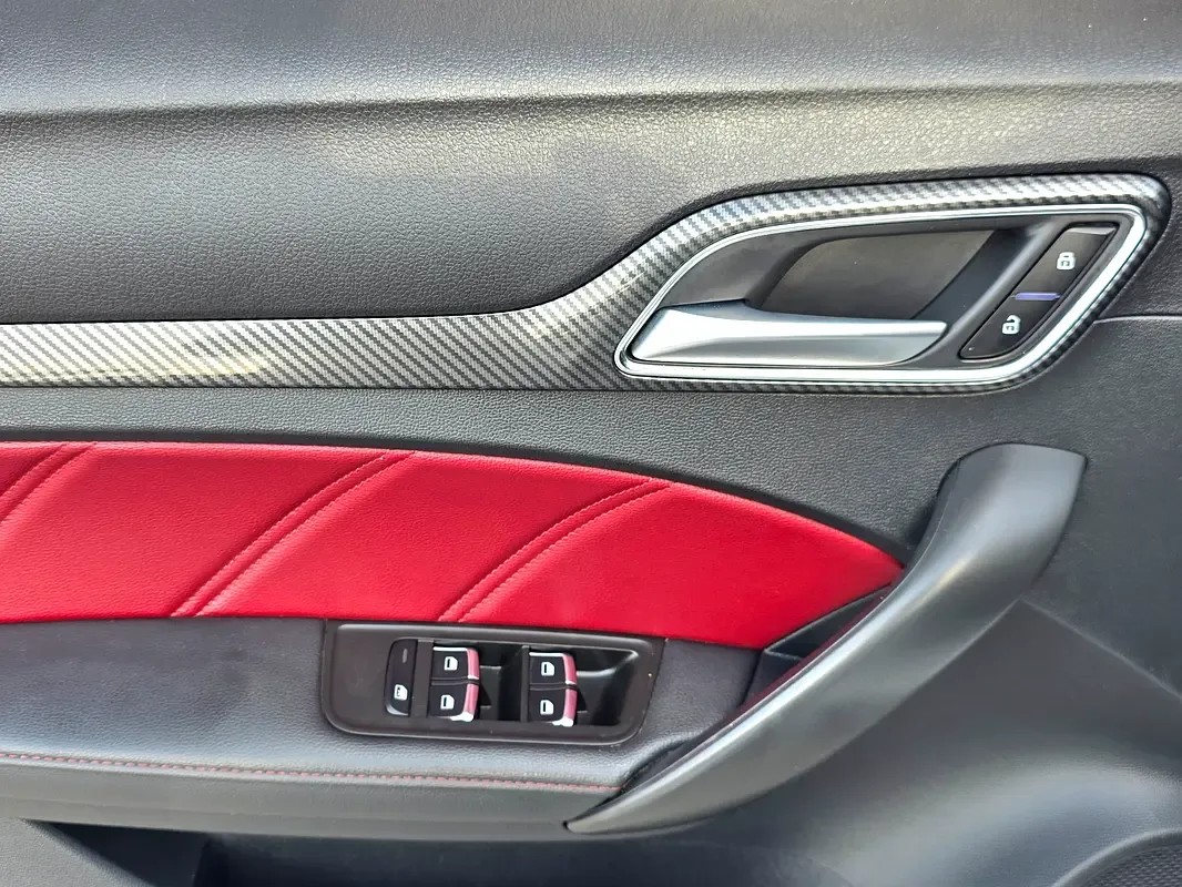 MG 6 1.5 AMT (181 حصان) - 12