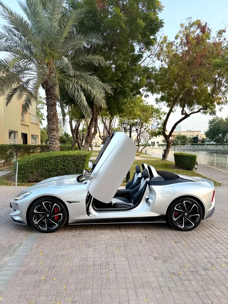 MG Cyberster AT (314 حصان) - 2