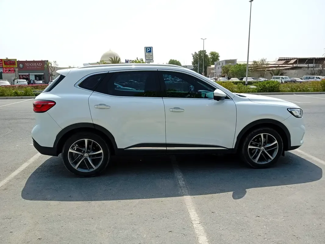 MG HS 2.0 AT (231 حصان) - 6